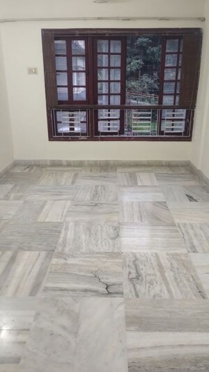 Room in 1 BHK Apartment at Panchvan Complex, Borivali West – for Rent