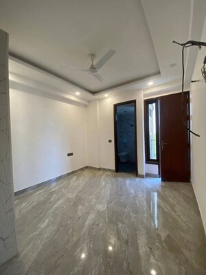 Room in 3 BHK Builder Floor at Palm Residency Chhatarpur, Chattarpur – for Rent