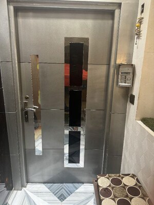 Furnished Amenities in 3 BHK Apartment at Moti Nagar – for Rent