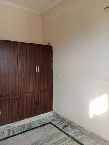 Room in 2 BHK Builder Floor at Sector 18 – for Rent