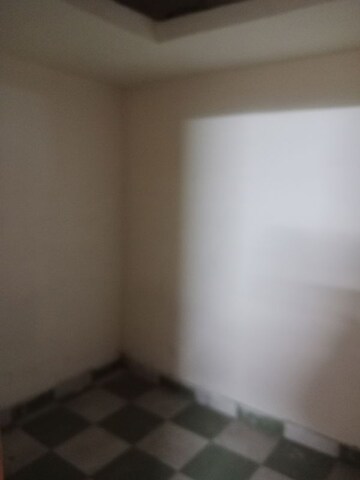Room in 2 BHK Builder Floor at Sector 18 – for Rent