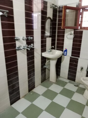 Bathroom in 2 BHK Builder Floor at Sector 18 – for Rent