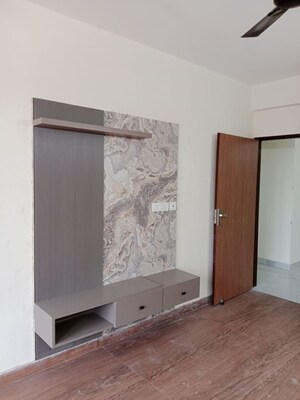 Room in 2 BHK Apartment at Ansals Sushant City – for Rent