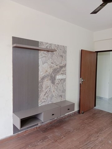 Room in 2 BHK Apartment at Ansals Sushant City – for Rent