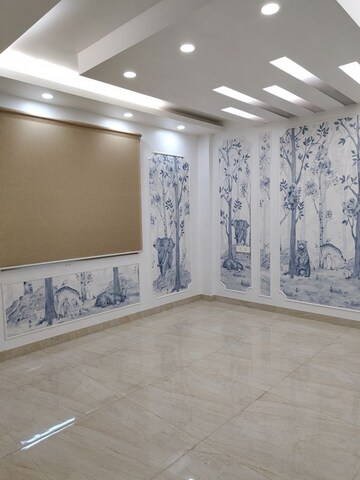 Room in 3 BHK Builder Floor at Defence Colony – for Rent