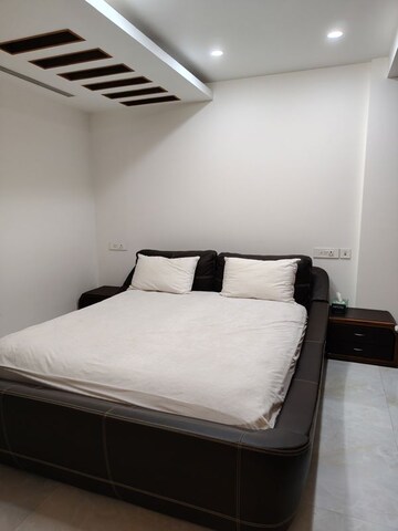 Bedroom in 3 BHK Builder Floor at Defence Colony – for Rent