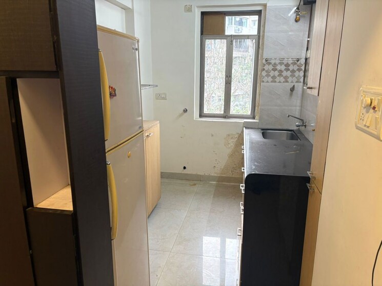 Bathroom, sai-darshan-building 1 Bedroom 550 Sq.Ft. Apartment In Kemps Corner Mumbai 9979484