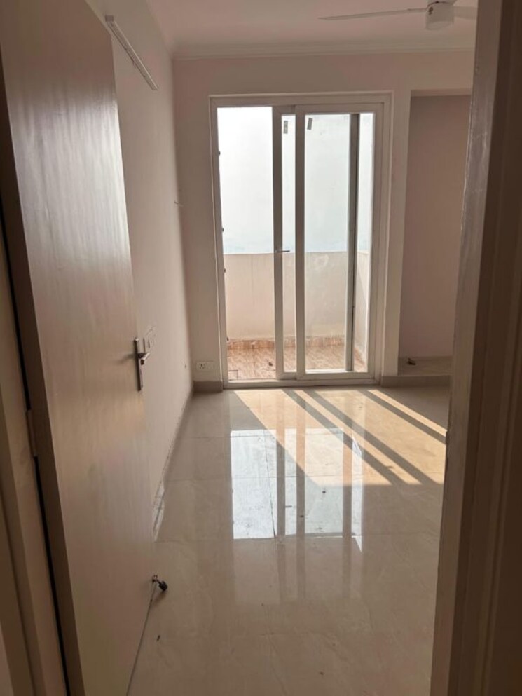 Room, amrapali-riverview 2 Bedroom 1236 Sq.Ft. Apartment In Amrapali Leisure Valley Greater Noida 9899239