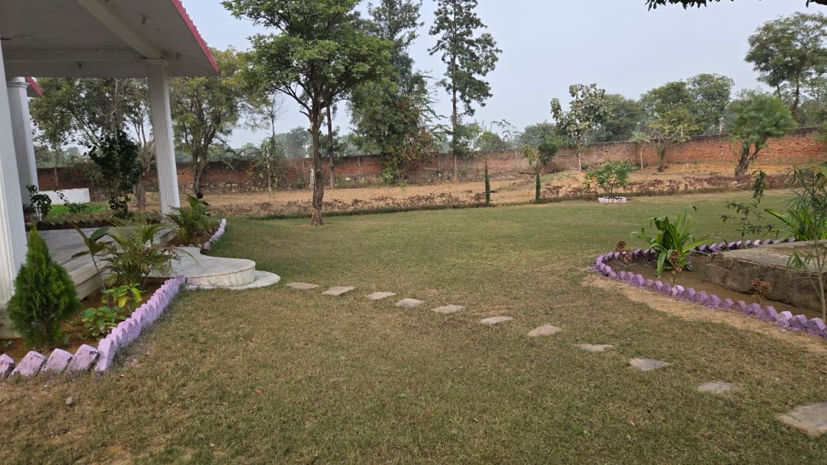 Plot For Sale in Sector 78