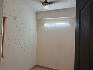 Room in 2 BHK Apartment at JM Florence, Tech Zone 4 Greater Noida – for Rent