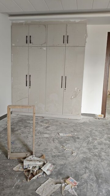 Room in 4 BHK Builder Floor at TDI The Grand Retreat, Sector 88 – for Sale