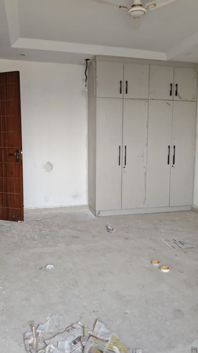 Room, tdi-the-grand-retreat 4 Bedroom 350 Sq.Yd. Builder Floor In Sector 88 Faridabad 9979524