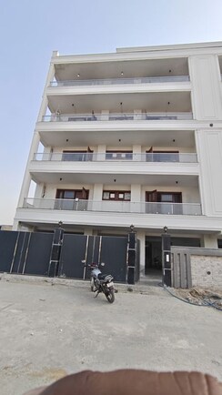 4 BHK + Pooja Room,Servant Room Builder Floor For Sale in TDI The Grand Retreat