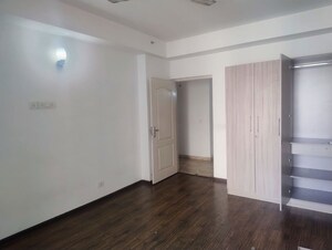 Room in 3 BHK Apartment at Supertech Araville, Sector 79 – for Rent
