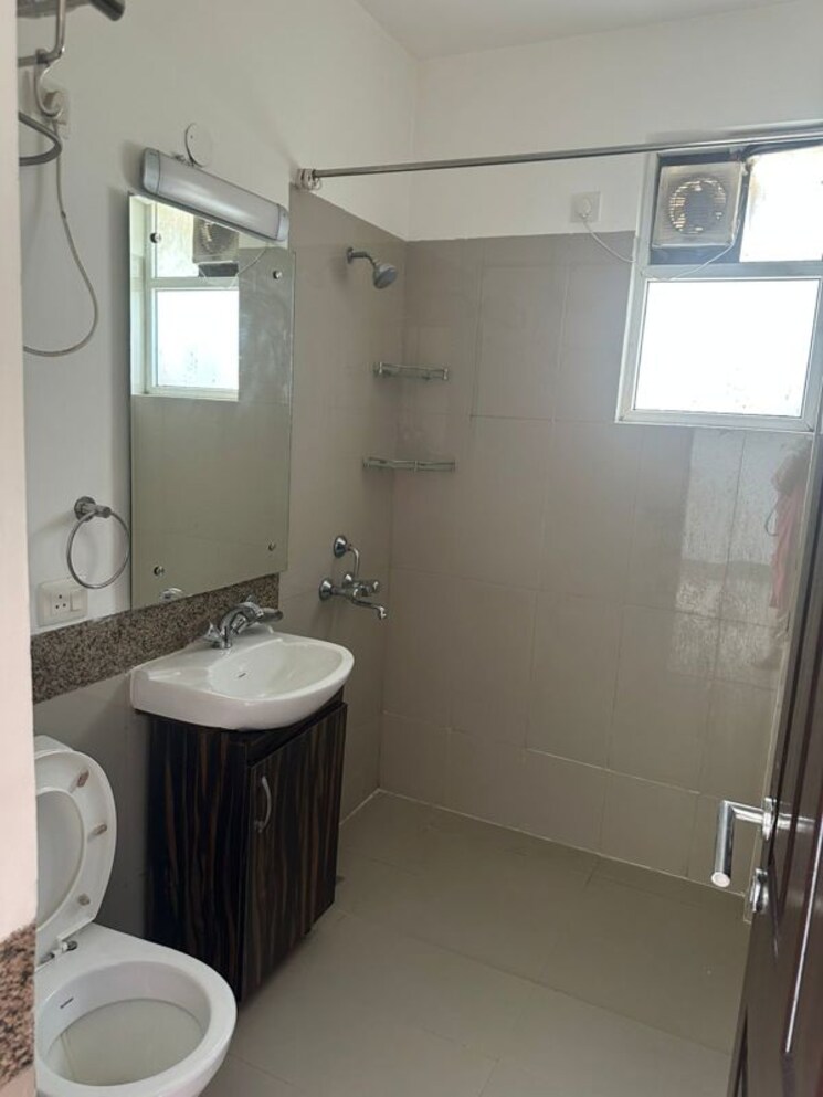 Master Bedroom, emaar-mgf-emerald-hills 3 Bedroom 267 Sq.Yd. Apartment In Sector 65 Gurgaon 9979614