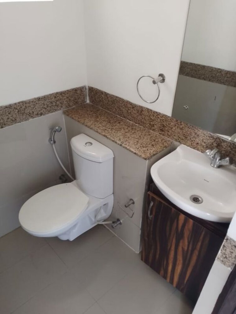 Bathroom, emaar-mgf-emerald-hills 3 Bedroom 267 Sq.Yd. Apartment In Sector 65 Gurgaon 9979614