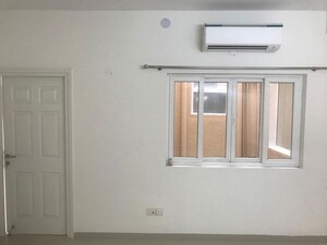 Room in 4 BHK Builder Floor at Emaar MGF Emerald Hills, Sector 65 – for Rent