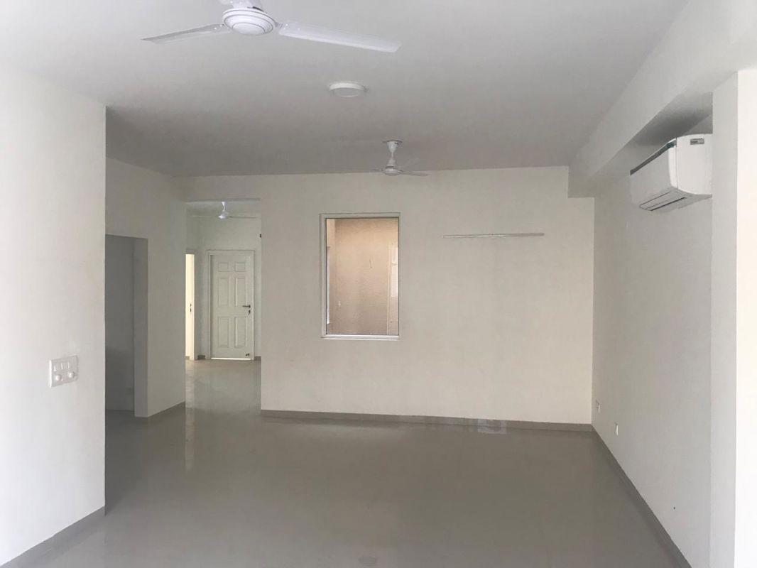4 BHK + Extra Room Builder Floor For Rent in Emaar MGF Emerald Hills