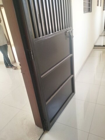 Furnished Amenities in 2 BHK Apartment at Raheja Vistas Phase II, Mohammadwadi – for Rent