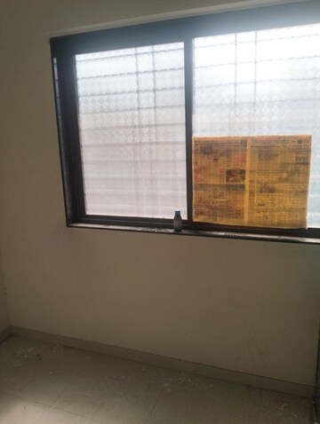 Room in 2 BHK Apartment at Raheja Vistas Phase II, Mohammadwadi – for Rent