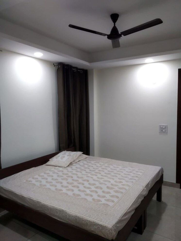 Bedroom, sector 14 1 RK 389 Sq.Ft. Apartment In Sector 14 Gurgaon 9979639