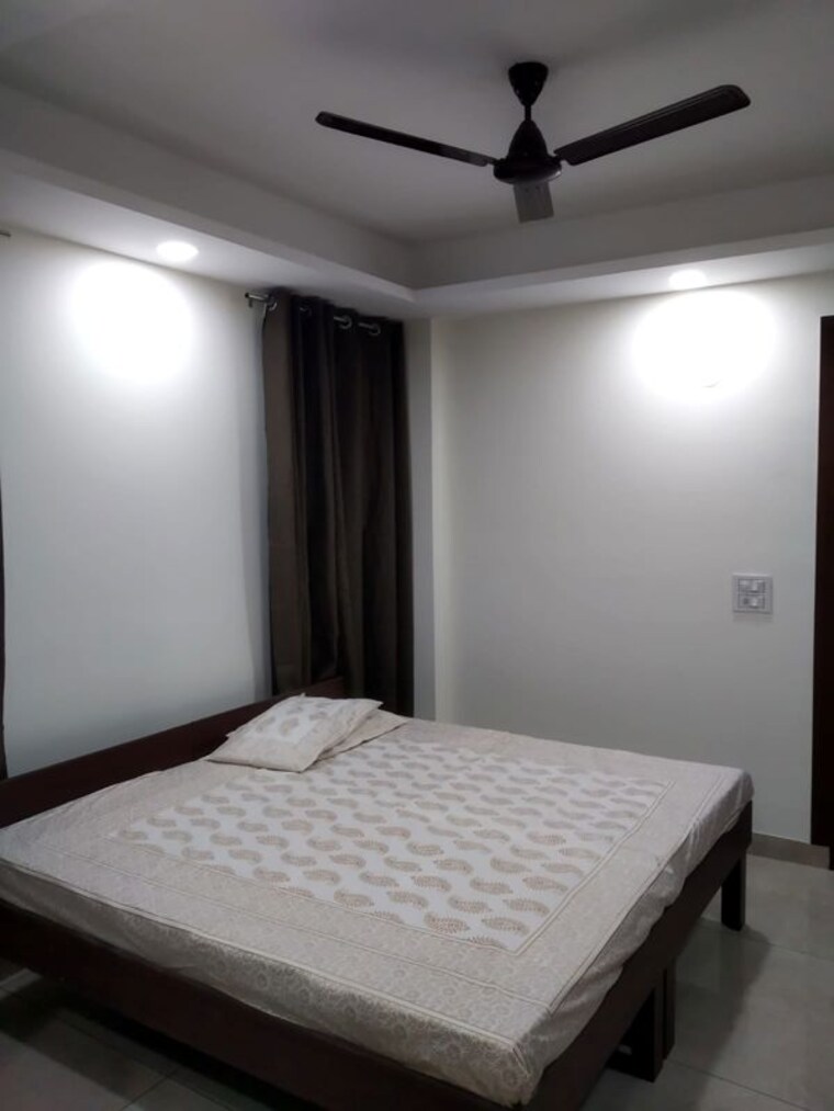 Bedroom, sector 14 1 RK 389 Sq.Ft. Apartment In Sector 14 Gurgaon 9979639