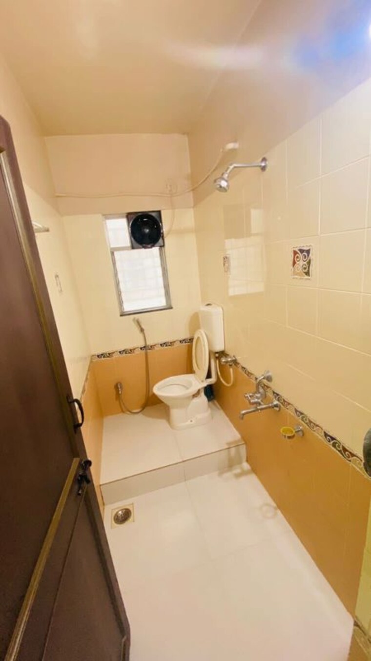 Bathroom, harsh-orchid 2 Bedroom 900 Sq.Ft. Apartment In Aundh Pune 9979648