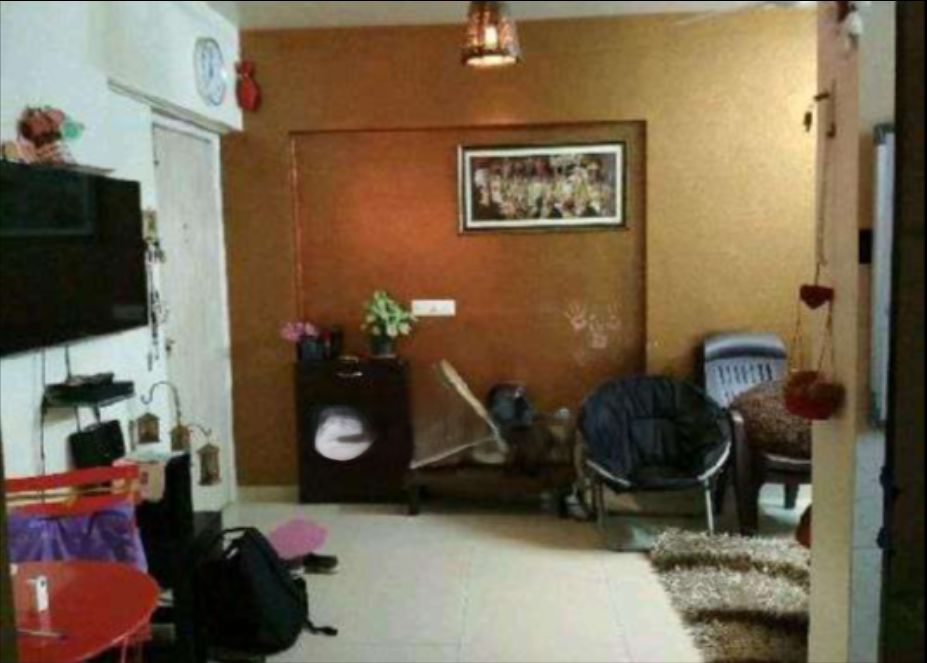 1 BHK + Pooja Room,Servant Room,Study Room,Extra Room,Basement,Store Room Apartment For Rent in Balaji Enclave Kandivali East