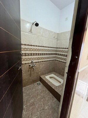 Bathroom in 3 BHK Apartment at Scheme 78 – for Rent