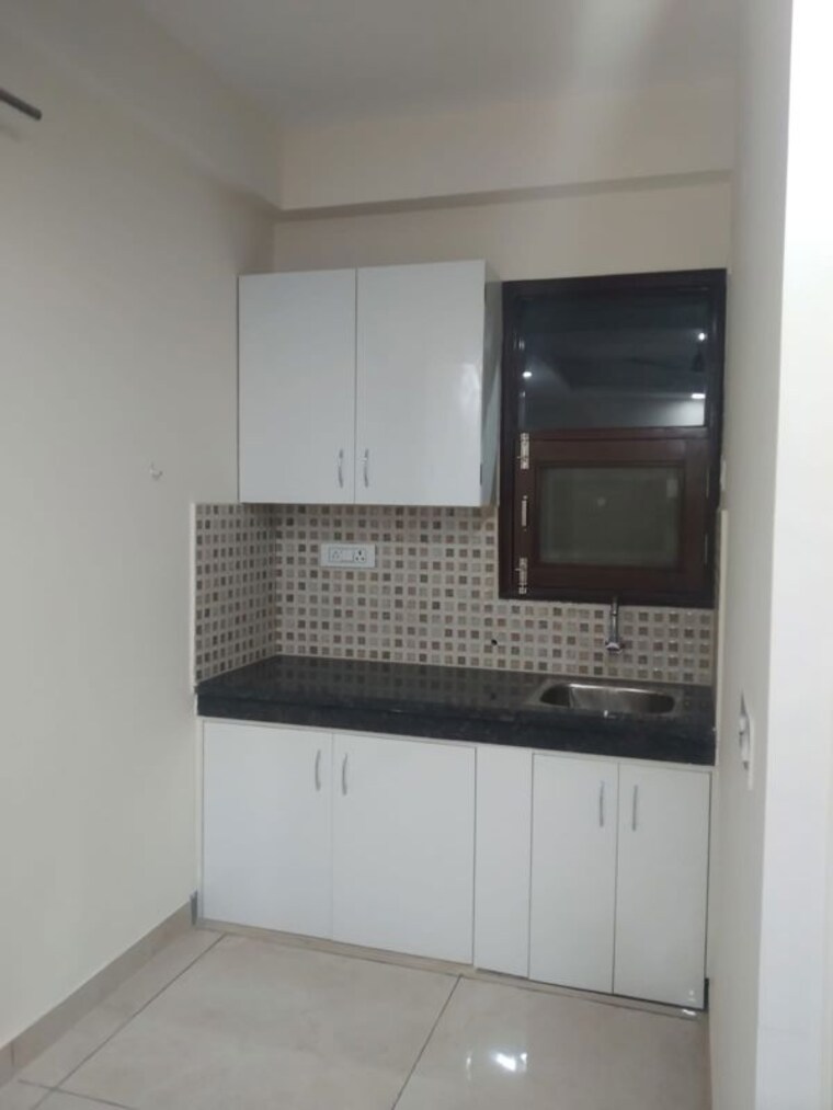 Kitchen, sector 14 1 RK 401 Sq.Ft. Apartment In Sector 14 Gurgaon 9979679