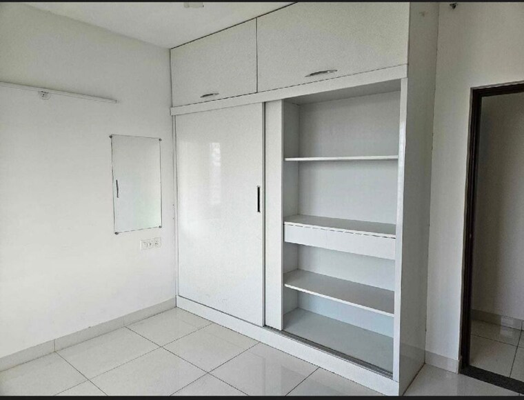 Room, puravankara-palm-beach 3 Bedroom 1500 Sq.Ft. Apartment In Hennur Bangalore 9979725