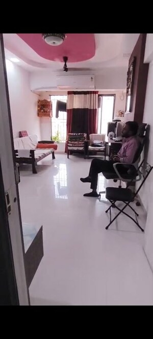 Master Bedroom in 1 BHK Apartment at Siddharth Mahal, Lower Parel – for Rent