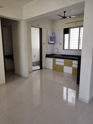 Room in 2 BHK Apartment at Kwality Vrindavan Heights, Hadapsar – for Rent