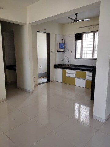 Room in 2 BHK Apartment at Kwality Vrindavan Heights, Hadapsar – for Rent