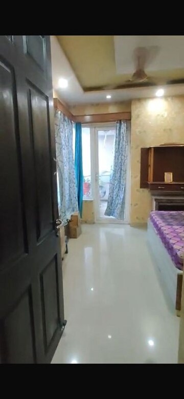 Building Lobby in 1 BHK Independent House at Gomti Nagar – for Rent