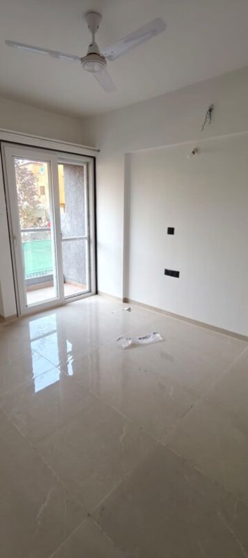 Room in 2 BHK Apartment at Kharadi – for Rent