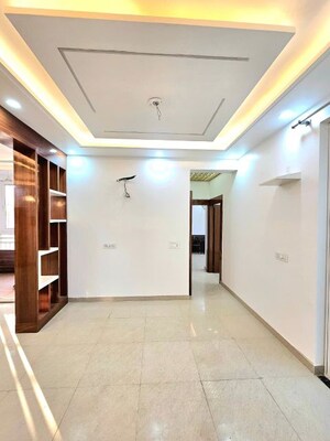 Room in 3.5 BHK Apartment at Sector 10 Dwarka – for Rent