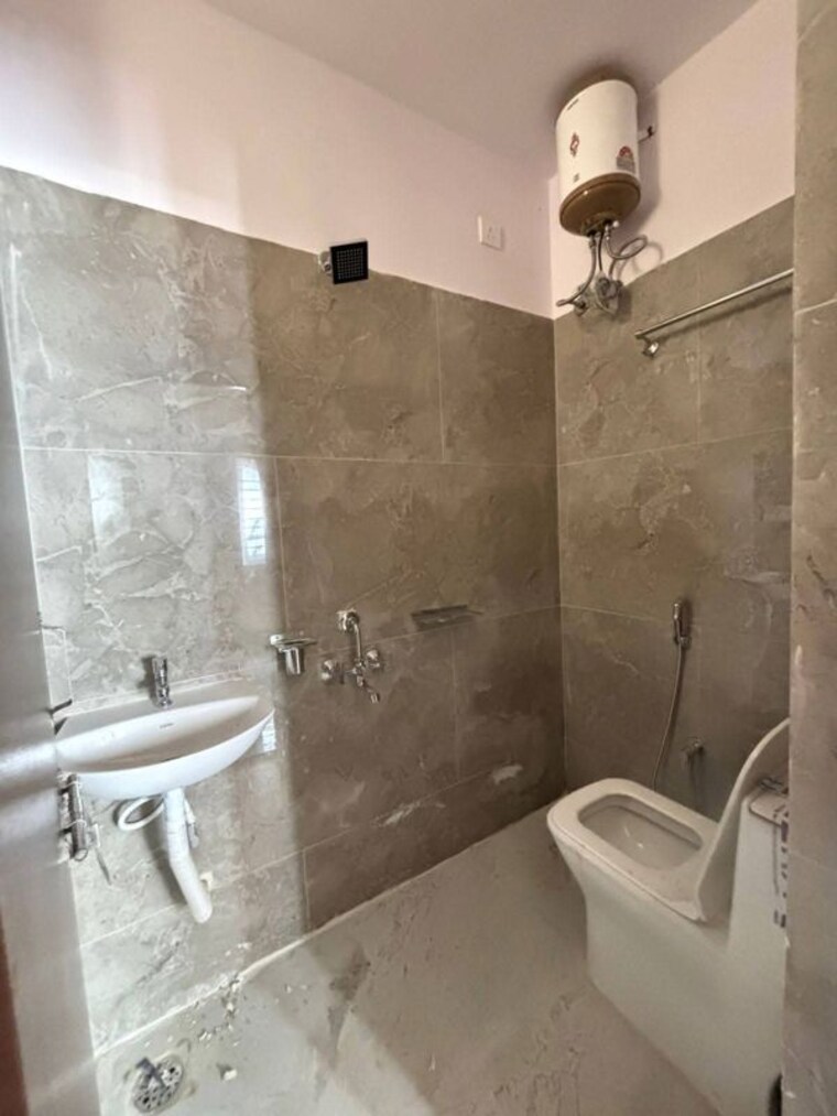 Bathroom, kondapur 2 Bedroom 1150 Sq.Ft. Apartment In Kondapur Hyderabad 9979826