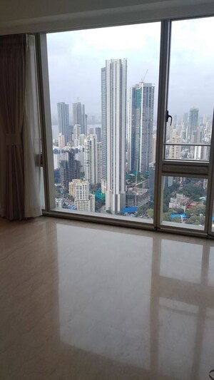 Room in 4 BHK Apartment at Lodha Kiara, Worli – for Rent