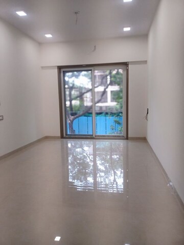 Room in 2 BHK Apartment at Kalpataru Paramount E, Kapur Bawdi – for Sale