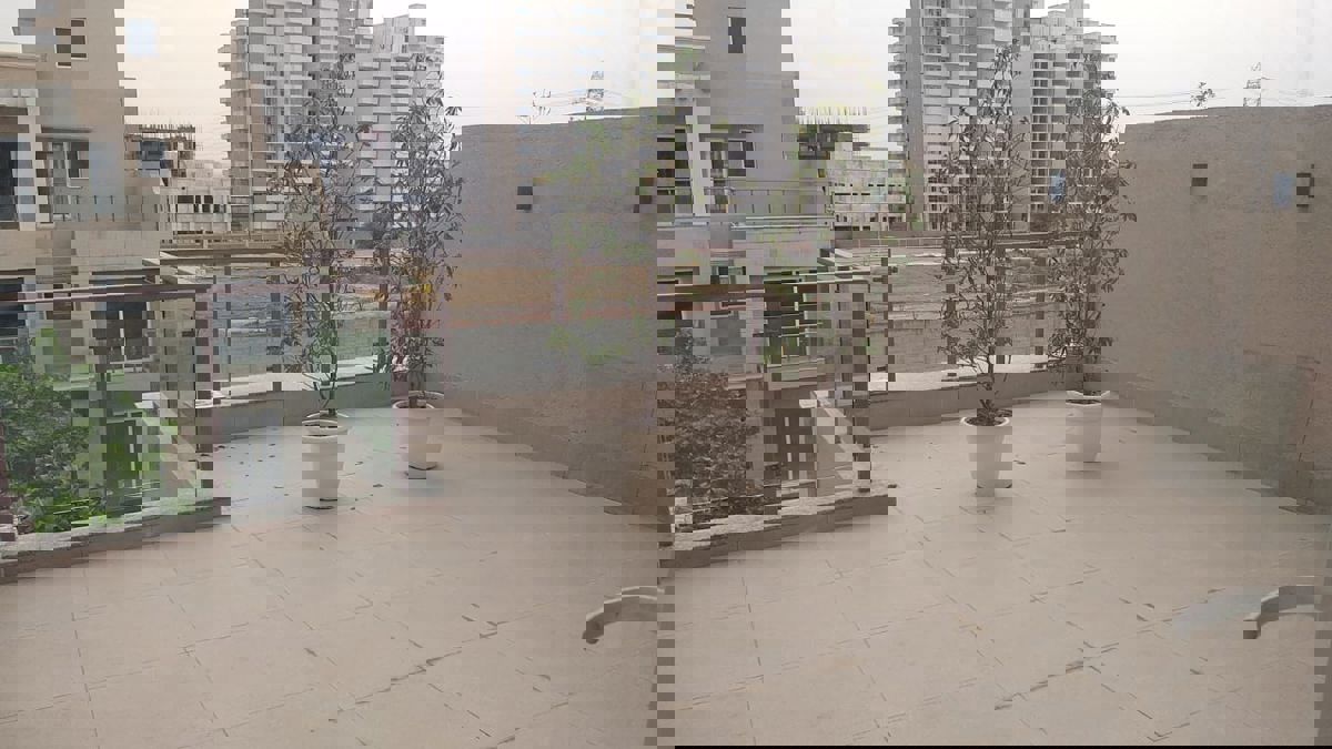 5 BHK + Pooja Room,Servant Room,Basement,Store Room 252 Sq.Yd. Villa in Bptp Visionnaire Villas