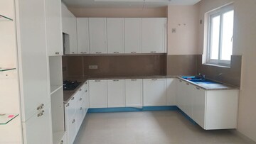 Kitchen in 5 BHK Villa at Bptp Visionnaire Villas, Sector 70a – for Sale