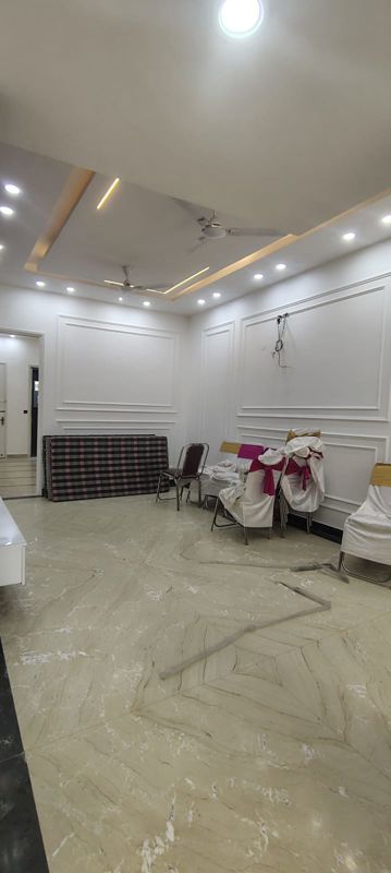 3 BHK + Pooja Room,Servant Room,Study Room,Extra Room Builder Floor For Rent in Green Fields Colony