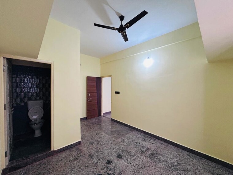 Room, jeevan bima nagar 1 Bedroom 650 Sq.Ft. Builder Floor In Jeevan Bima Nagar Bangalore 9979855