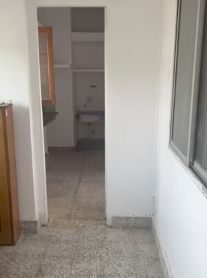 2 BHK Villa For Rent in Aliganj