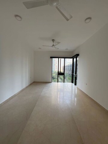 Room in 2 BHK Apartment at Lodha The Park, Worli – for Rent