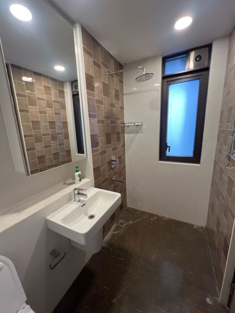 Bathroom, lodha-the-park 2 Bedroom 893 Sq.Ft. Apartment In Worli Mumbai 9979868