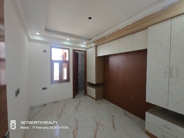 Bedroom in 3 BHK Builder Floor at Sector 73 – for Sale