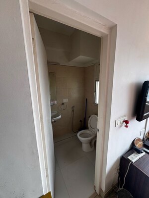 Bathroom in 3 BHK Apartment at DLF Ridgewood Estate, Dlf Phase iv – for Sale