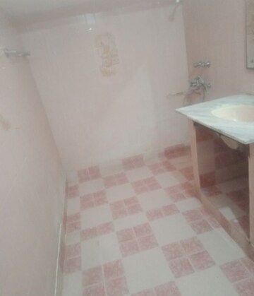 Bathroom in 2 BHK Villa at Aliganj – for Rent